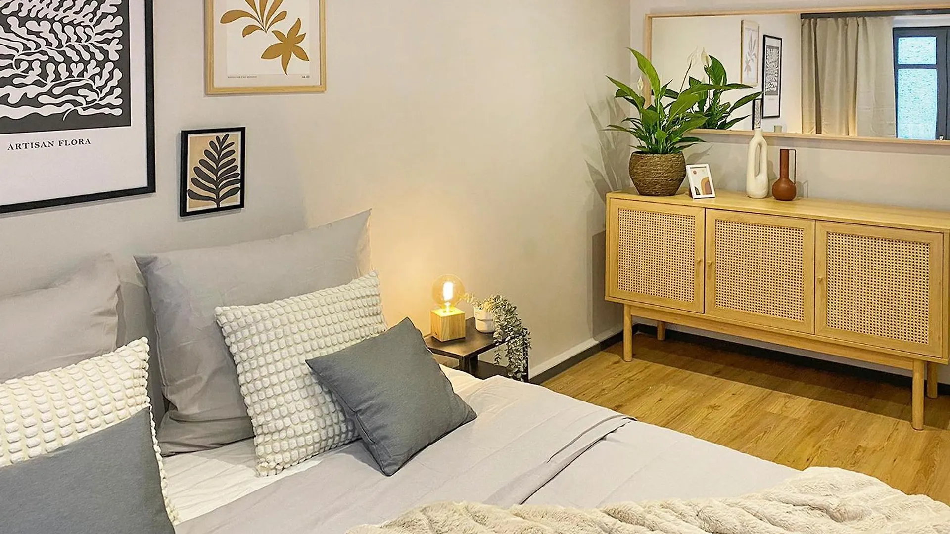 Gemuetliche Oase In Der Innenstadt, Zwei Minuten Zum Rathaus Augsburg Apartment
